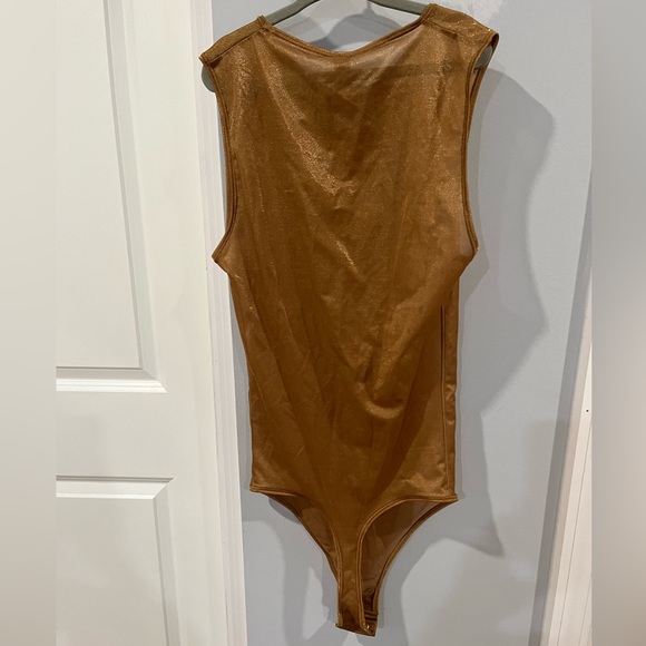 SKIMS Glissenette Bodysuit top in Chai - Picture 2 of 5